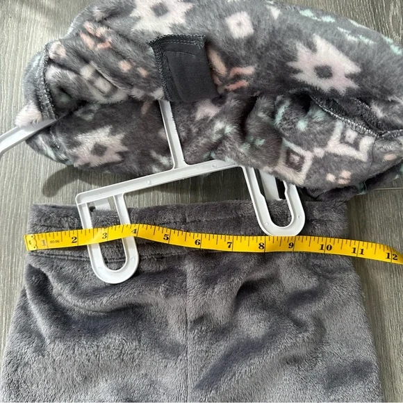 New 3T faux fur top and pant fall/winter set - Picture 8 of 11